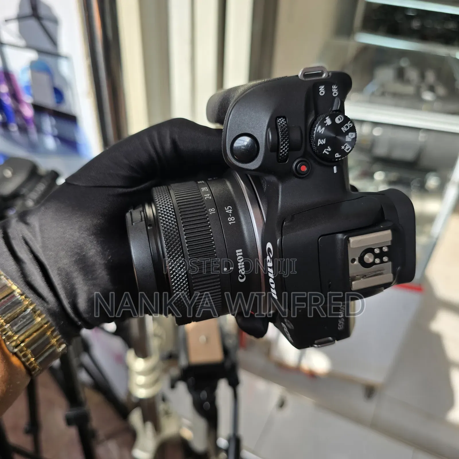 EOS R100 Canon With 18-45mm