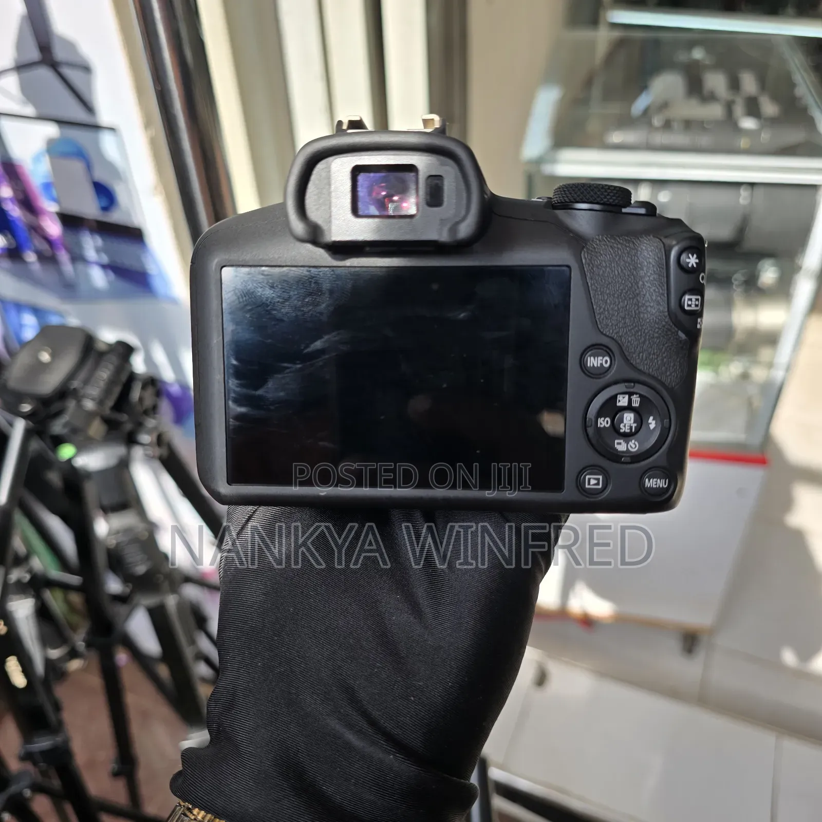 EOS R100 Canon With 18-45mm