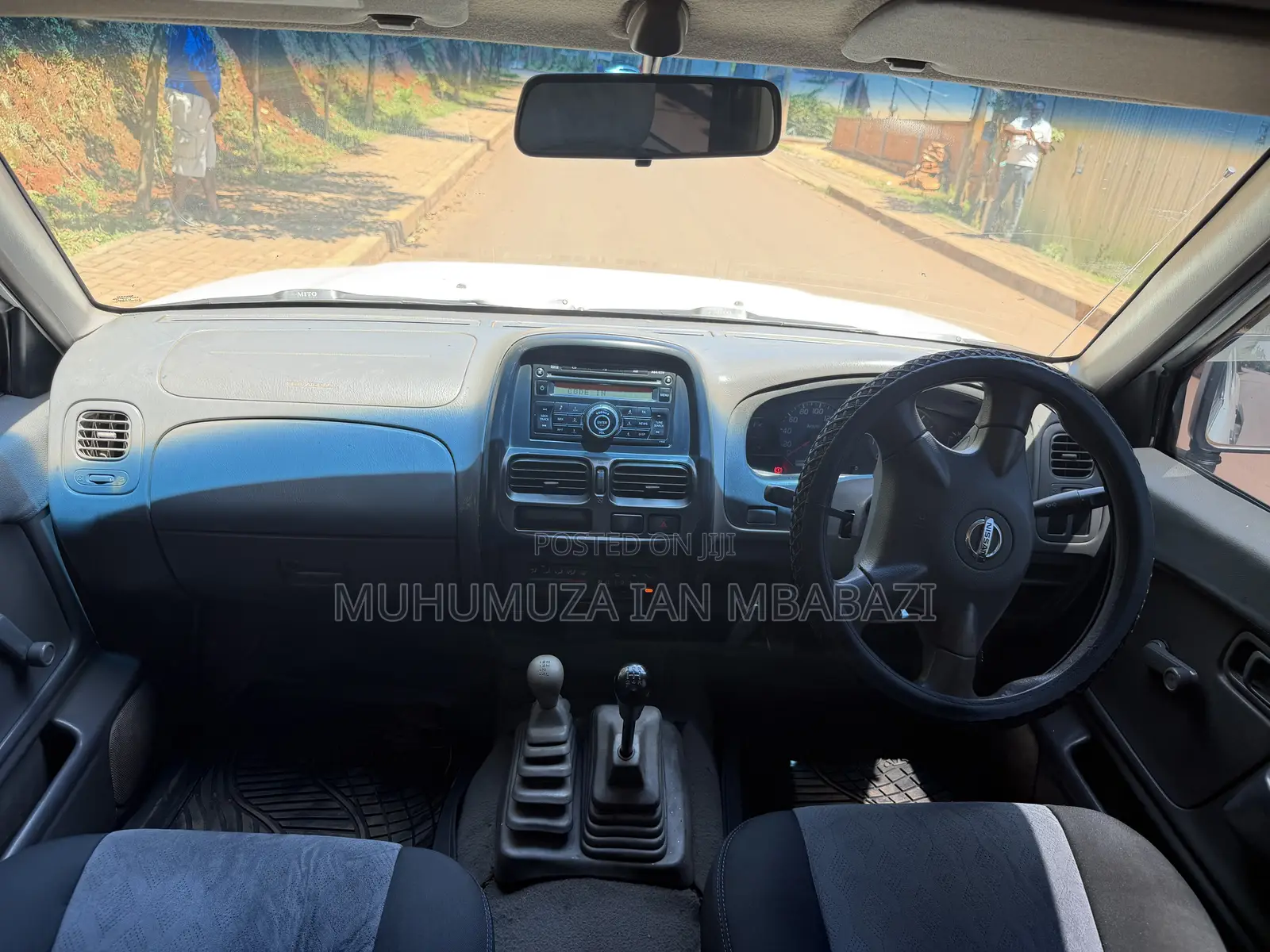 Nissan Hardbody 2011 White