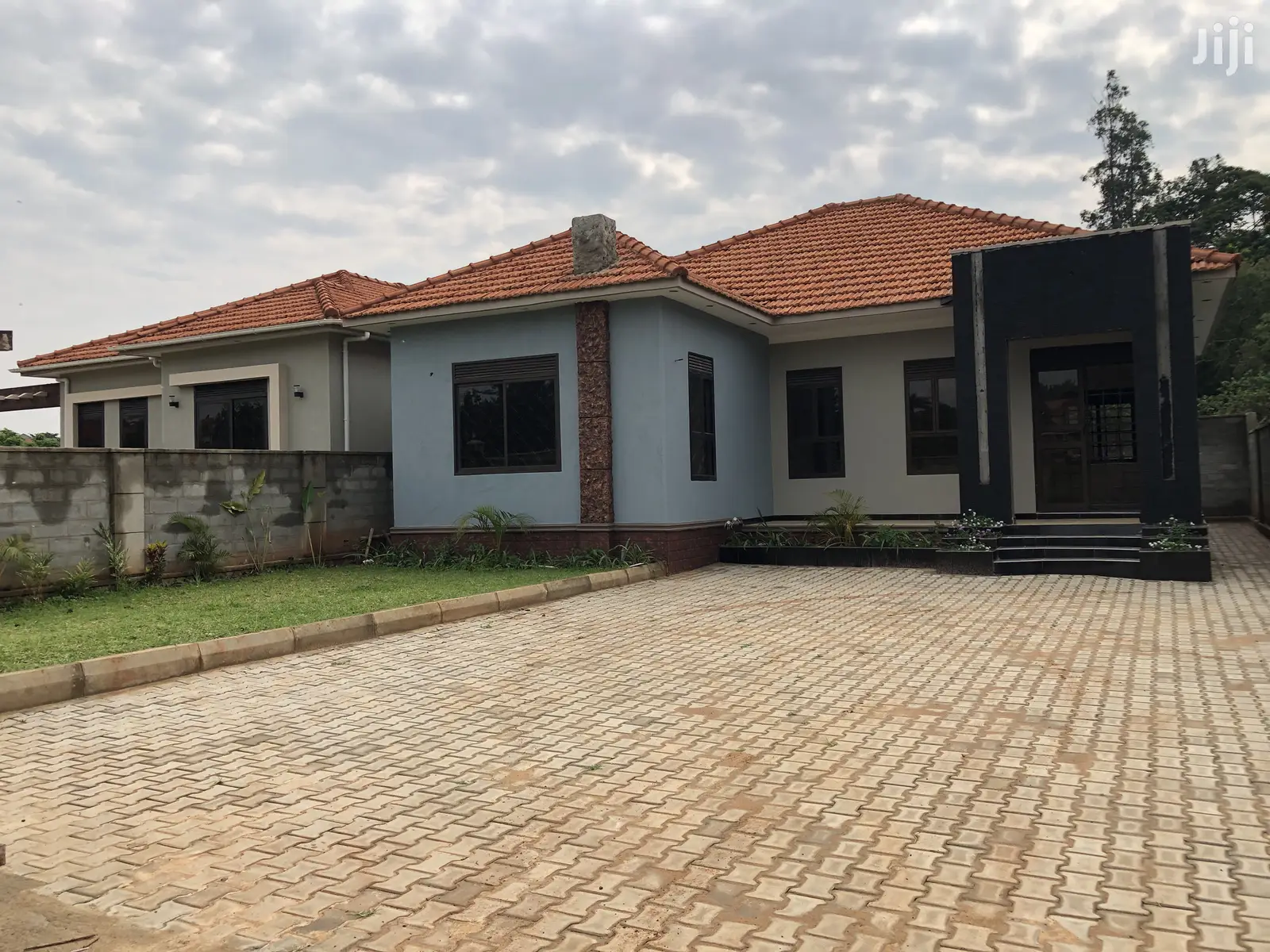 Kira Very Amazing House on Sell