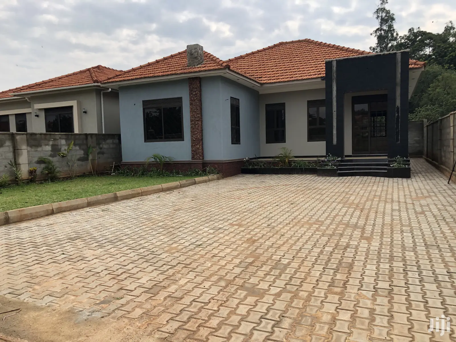 Kira Very Amazing House on Sell