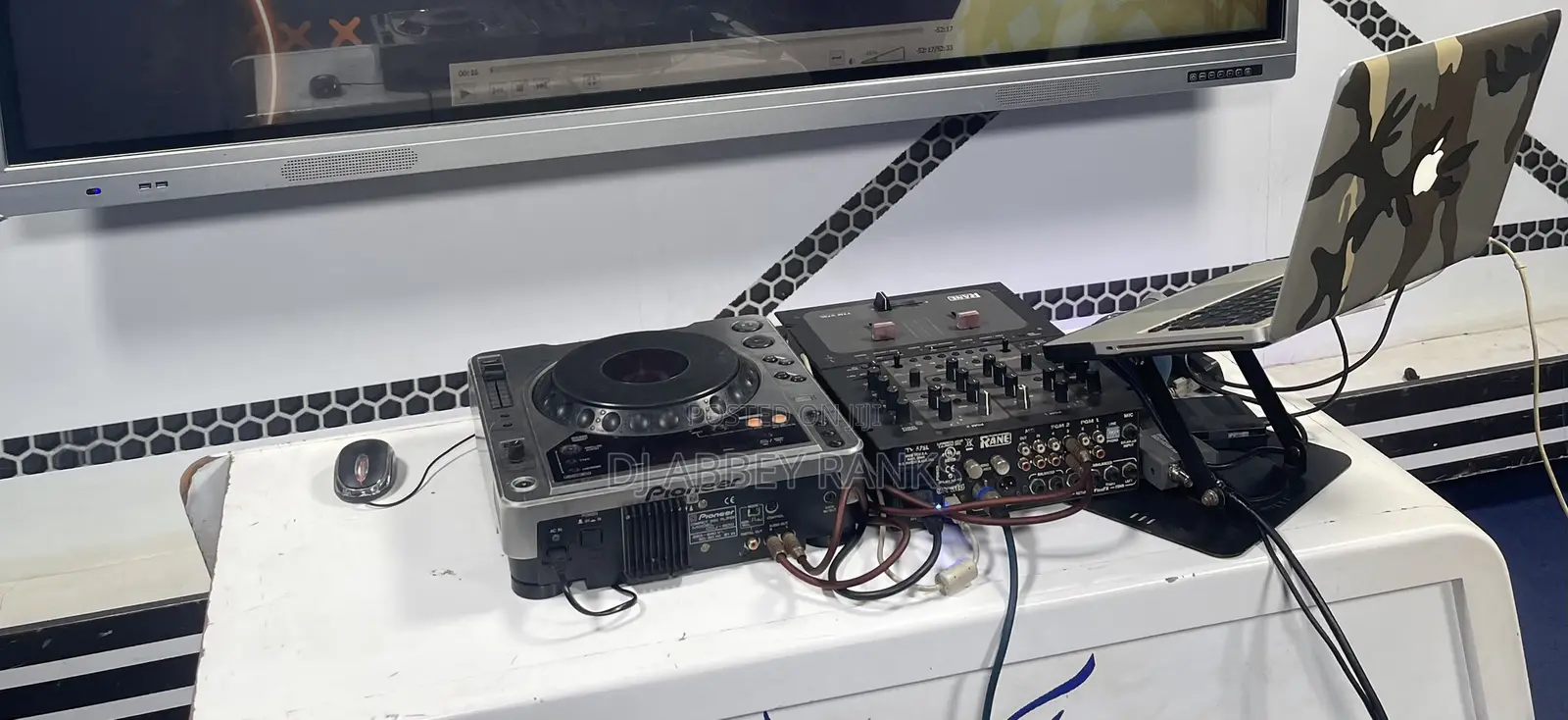 Dj Set a Rane Ttm57sl and a CDJ 800