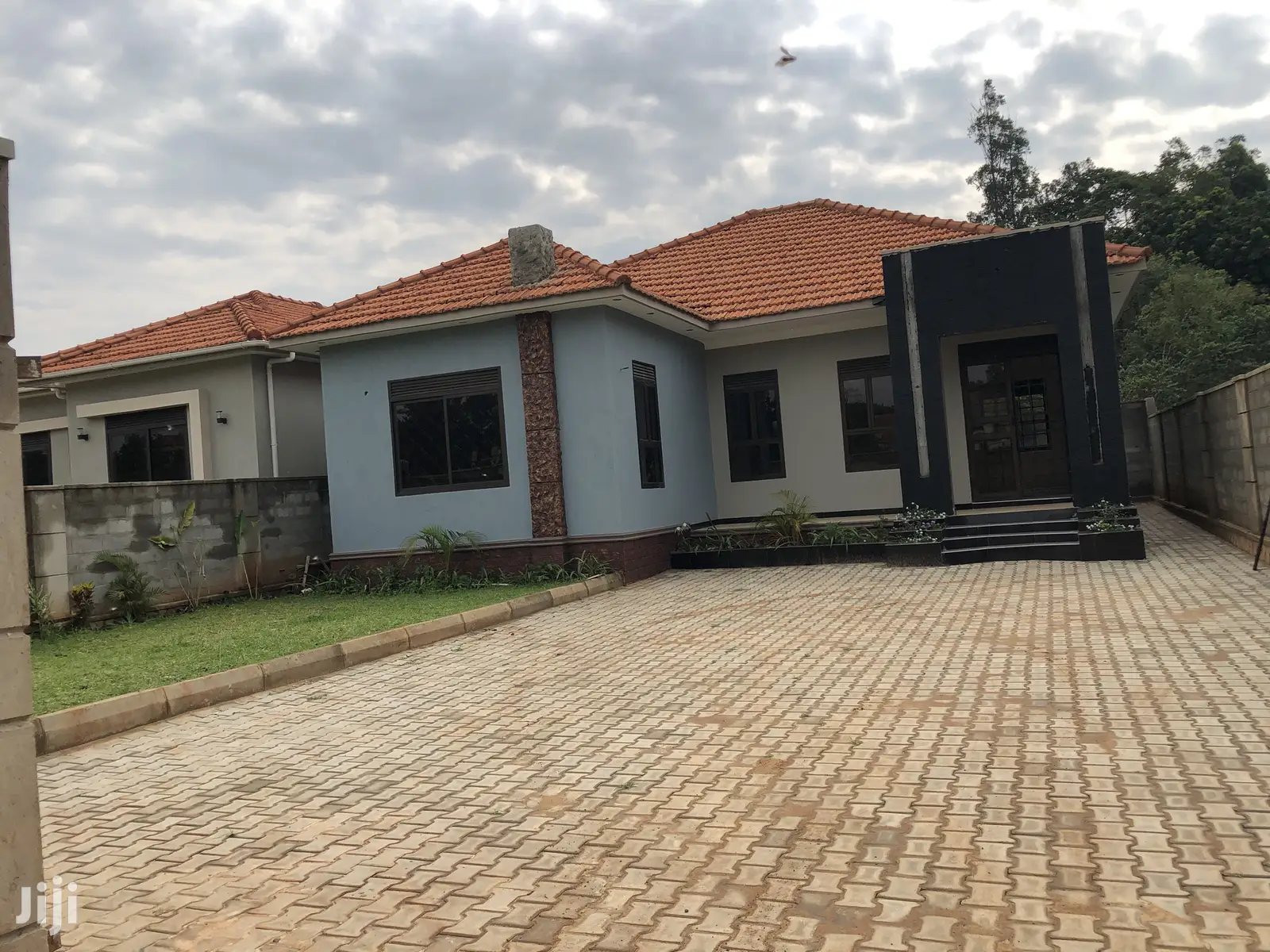 Kira Very Amazing House on Sell