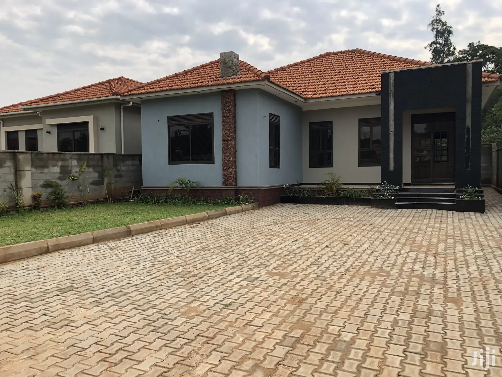Kira Very Amazing House on Sell