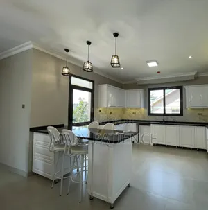 Furnished 4bdrm Apartment in Royal Apartments, Central Division