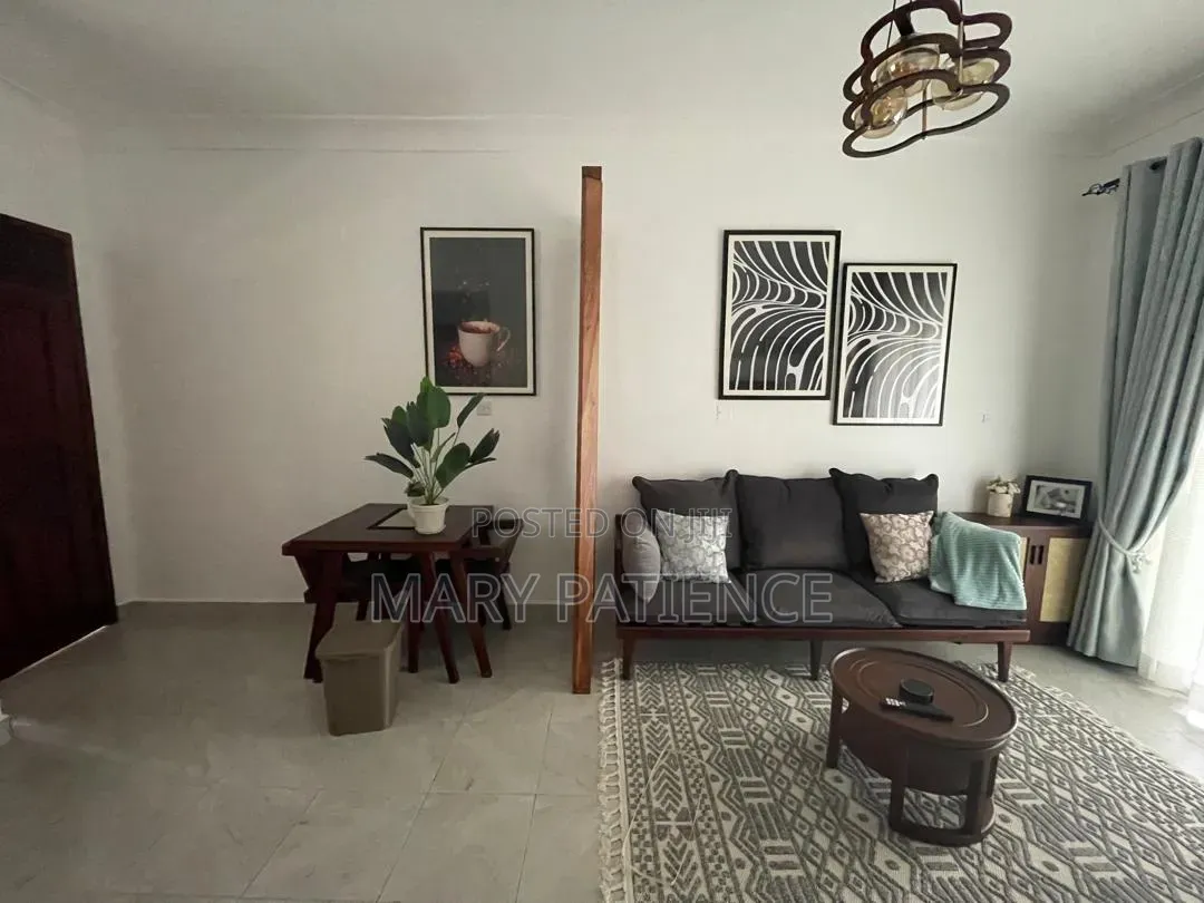 Furnished 4bdrm Apartment in Royal Apartments, Central Division