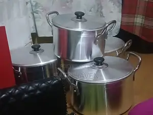 Sauce Pans With Handles