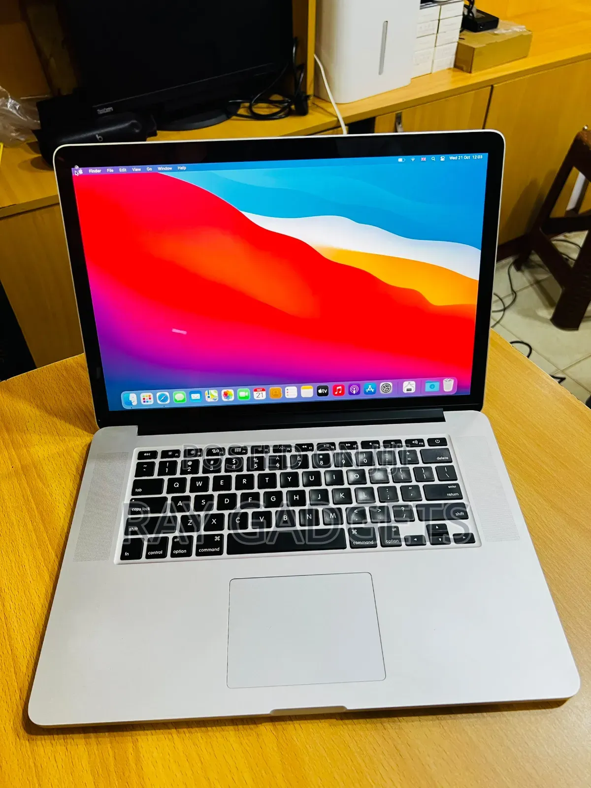 New Laptop Apple MacBook Pro 2016 8GB Intel Core i5 SSD 500GB