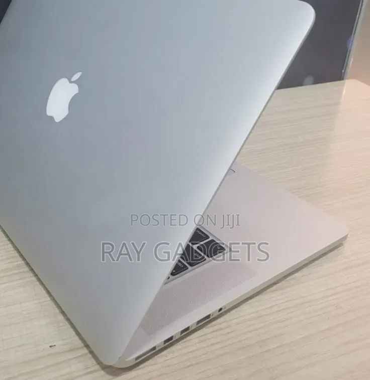New Laptop Apple MacBook Pro 2016 8GB Intel Core i5 SSD 500GB