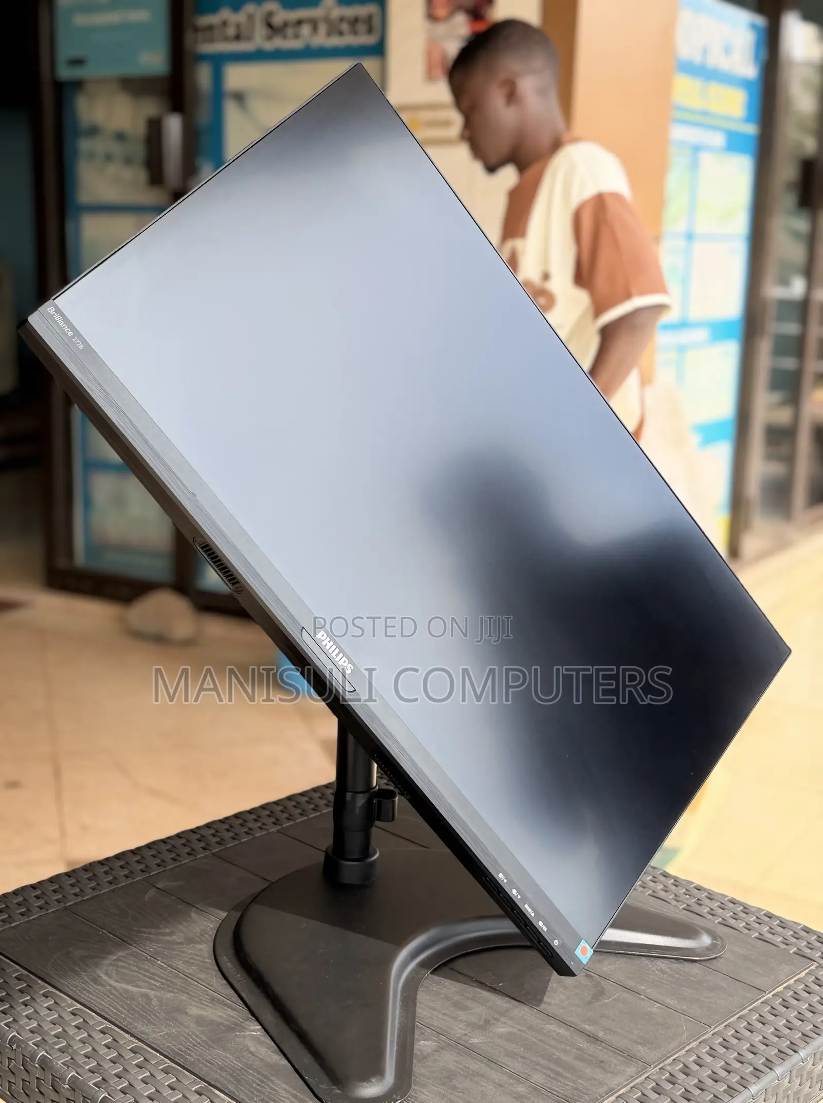 27 Inch Screen Gaming