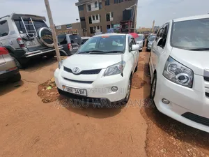 Toyota IST 2010 White