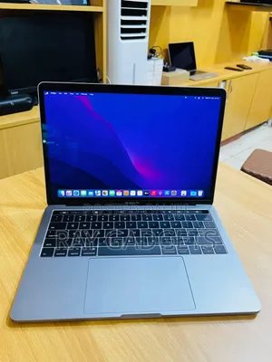New Laptop Apple MacBook Pro 2016 8GB Intel Core i5 SSD 256GB