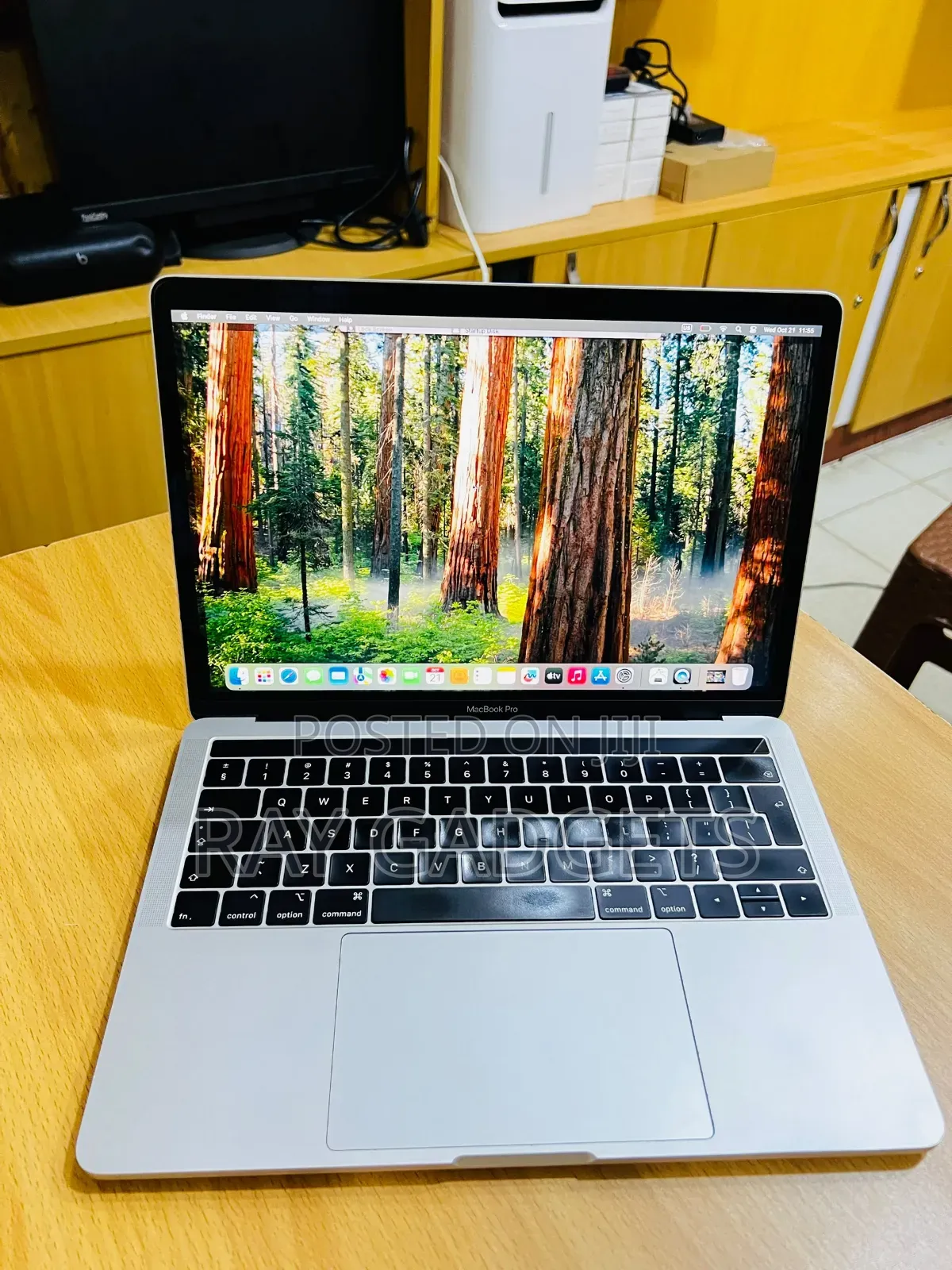 New Laptop Apple MacBook Pro 2019 16GB Intel Core i5 SSD 256GB