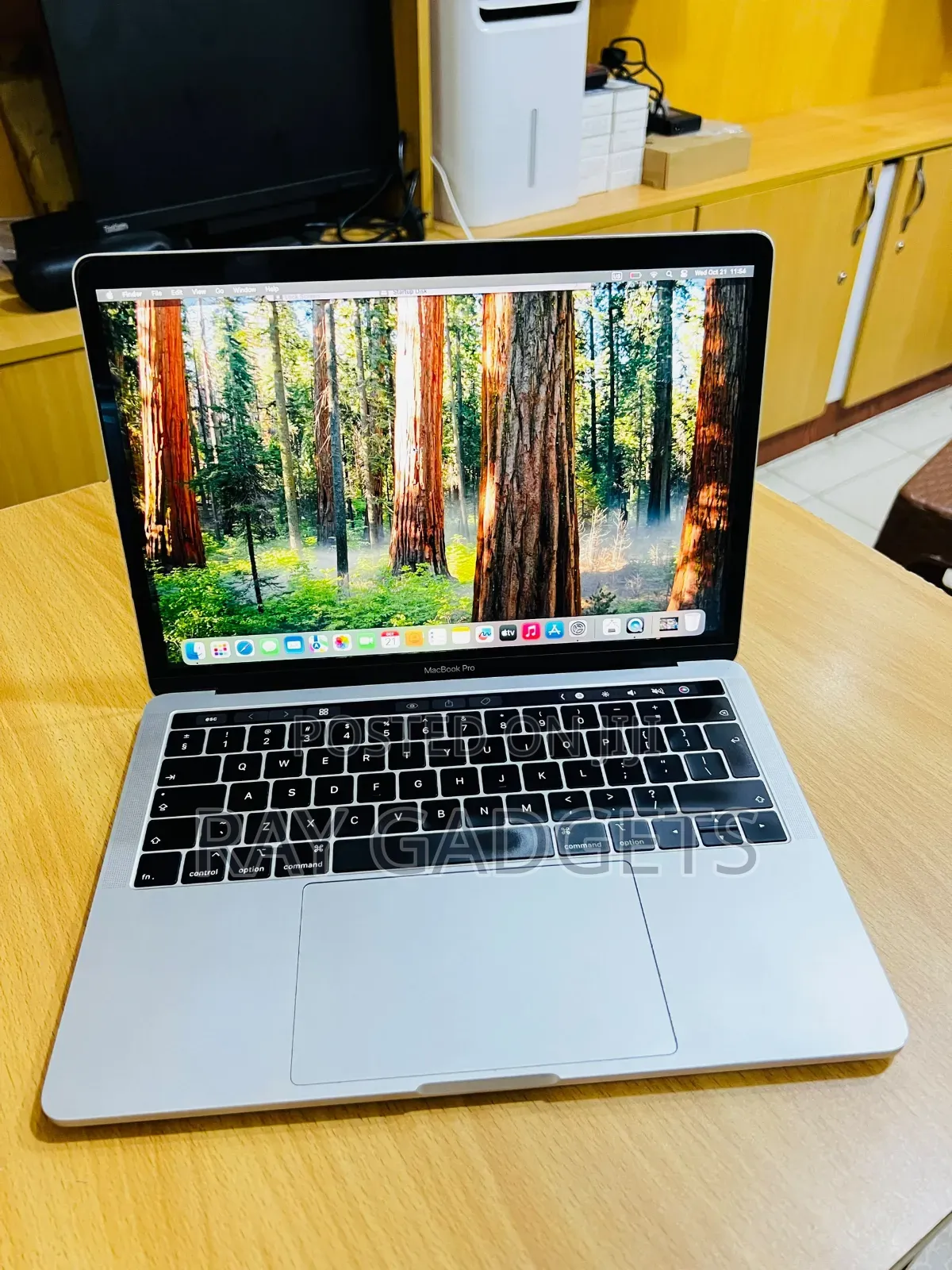 New Laptop Apple MacBook Pro 2019 16GB Intel Core i5 SSD 256GB