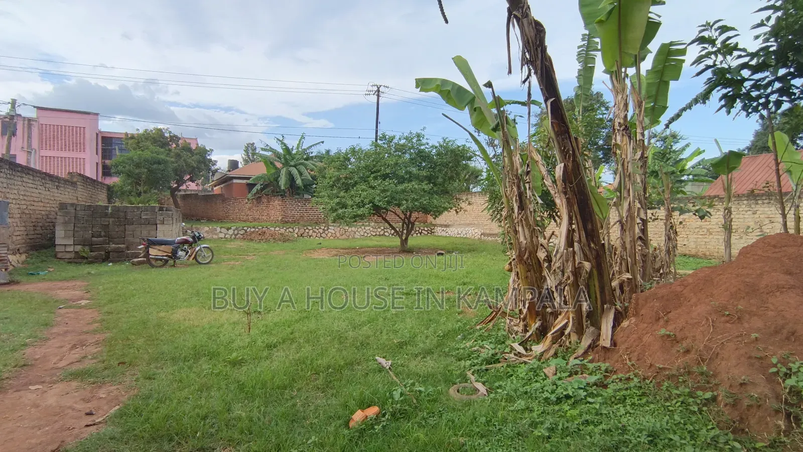 Namugongo 25decimals Titled. In Perimeter Wall. 50metres Off Tarmac