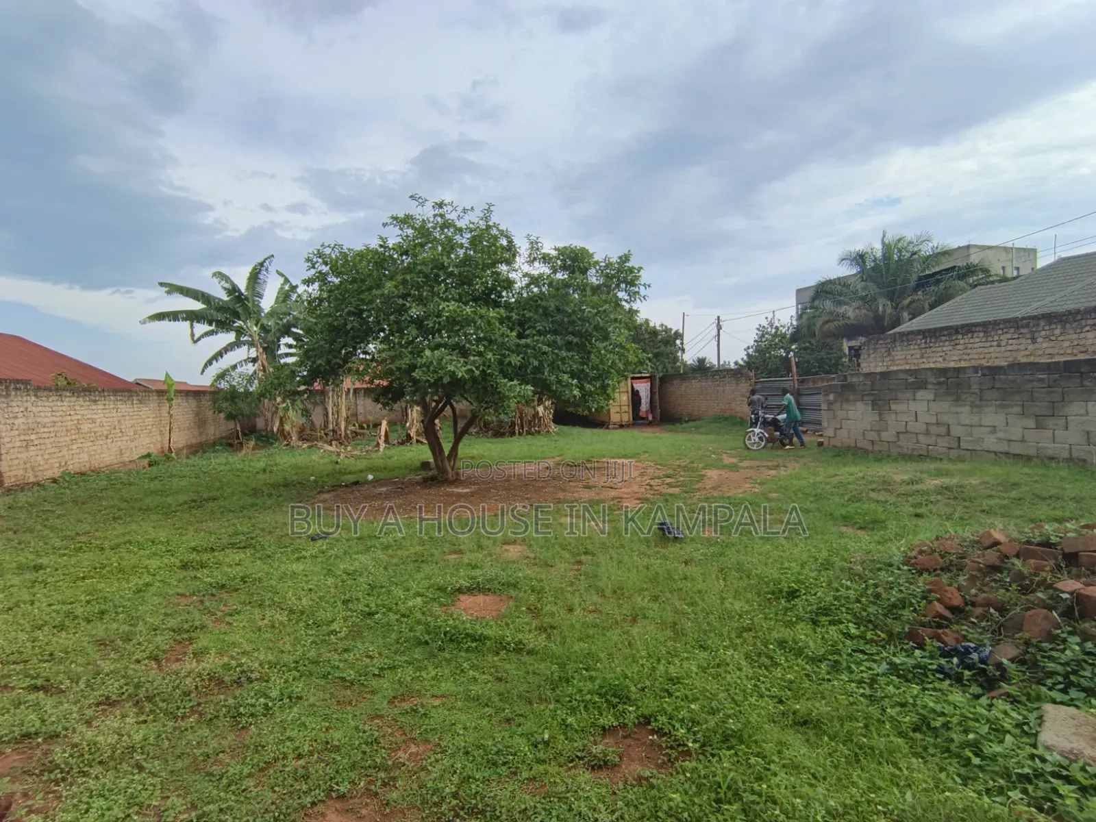 Namugongo 25decimals Titled. In Perimeter Wall. 50metres Off Tarmac