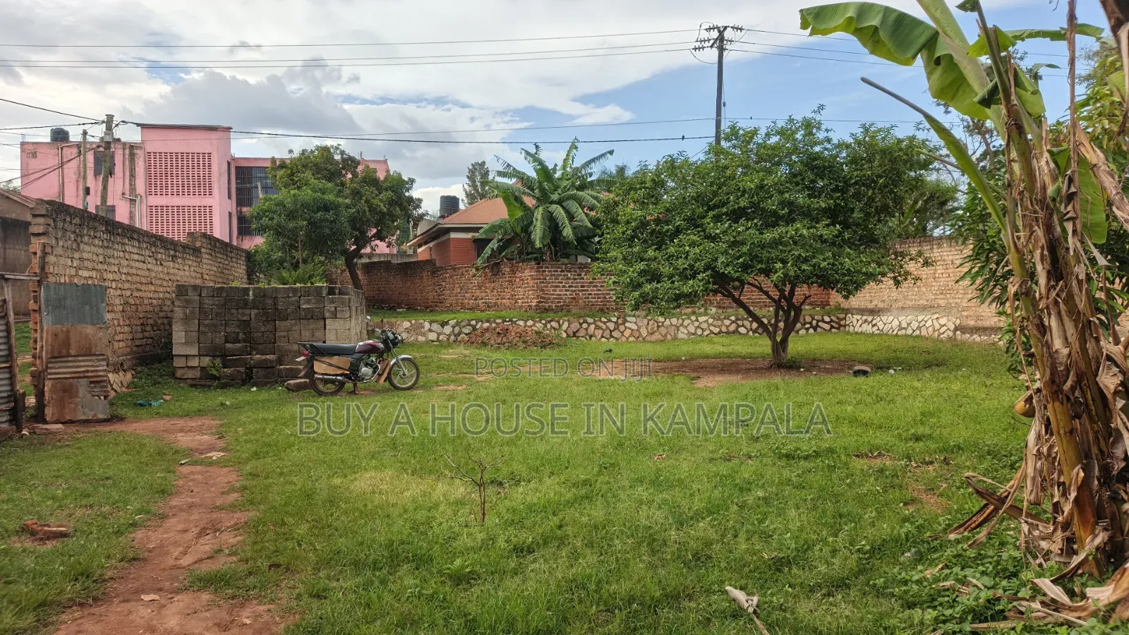 Namugongo 25decimals Titled. In Perimeter Wall. 50metres Off Tarmac