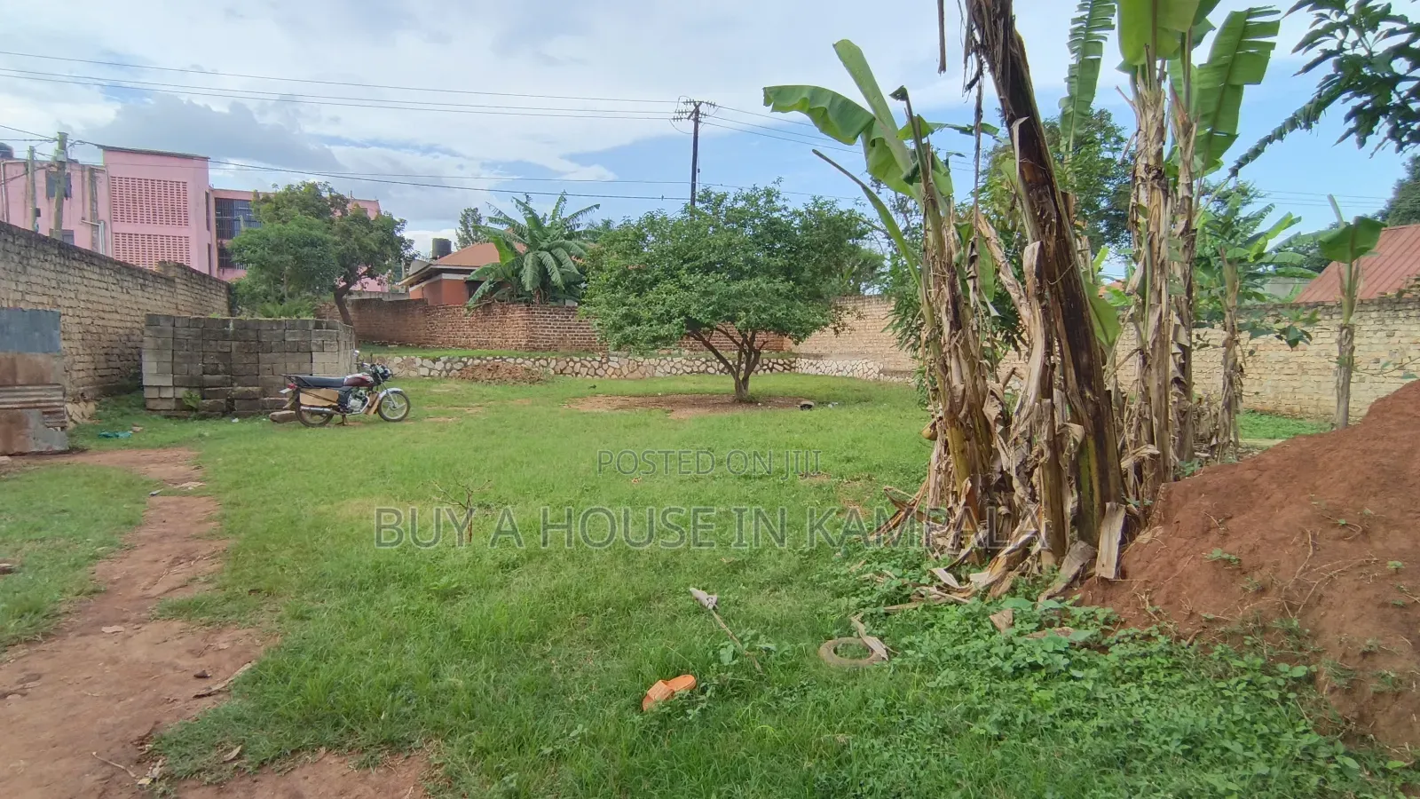 Namugongo 25decimals Titled. In Perimeter Wall. 50metres Off Tarmac