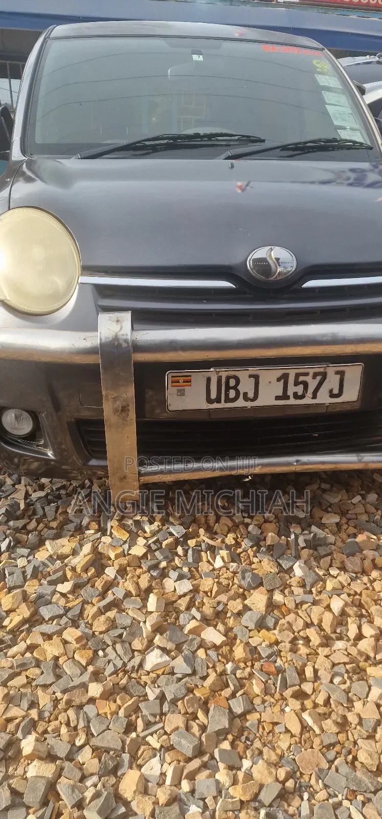 Toyota Sienta 1.5 AWD 2007 Gray