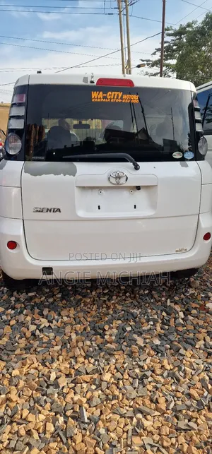 Toyota Sienta 1.5 AWD 2010 White