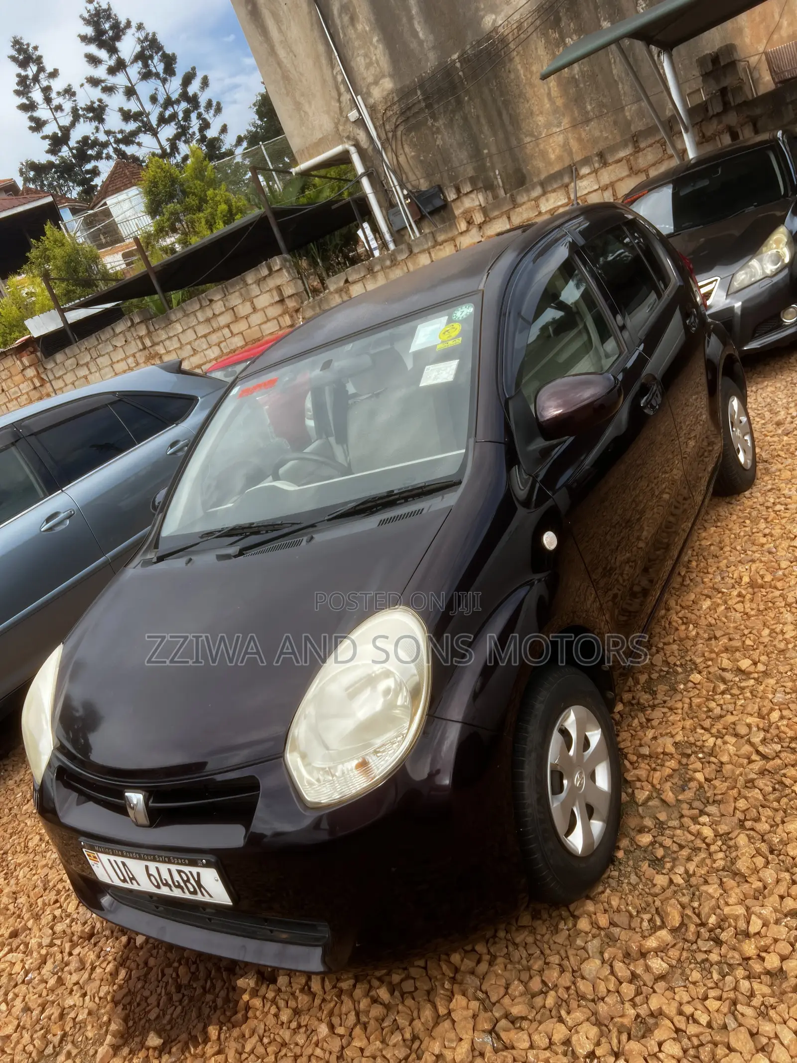 Toyota Passo 1.3 FWD 2011 Maroon