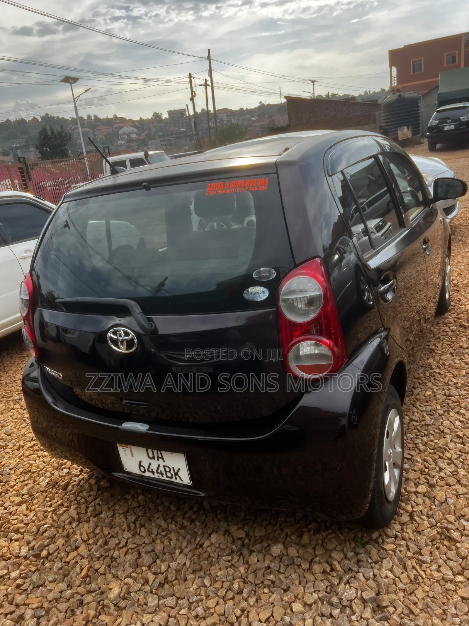 Toyota Passo 1.3 FWD 2011 Maroon