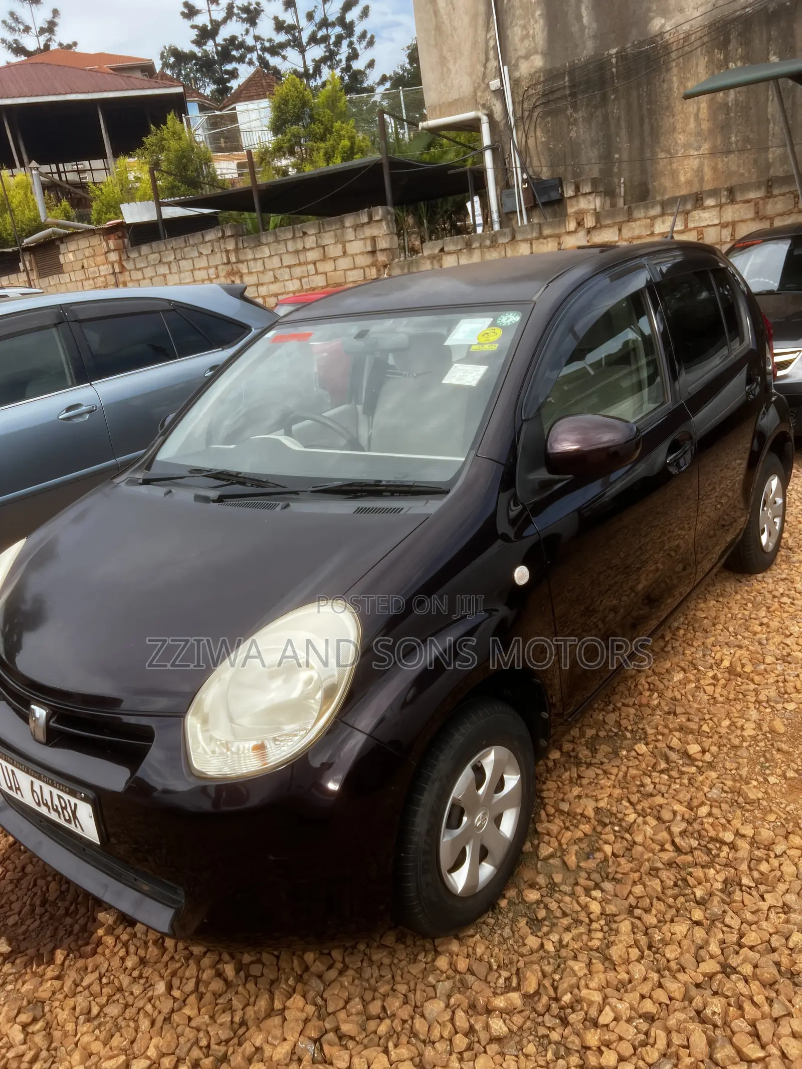 Toyota Passo 1.3 FWD 2011 Maroon