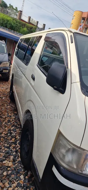 Toyota Grand HiAce G 3.0 Diesel Turbo RWD 8-Seater 2002 White
