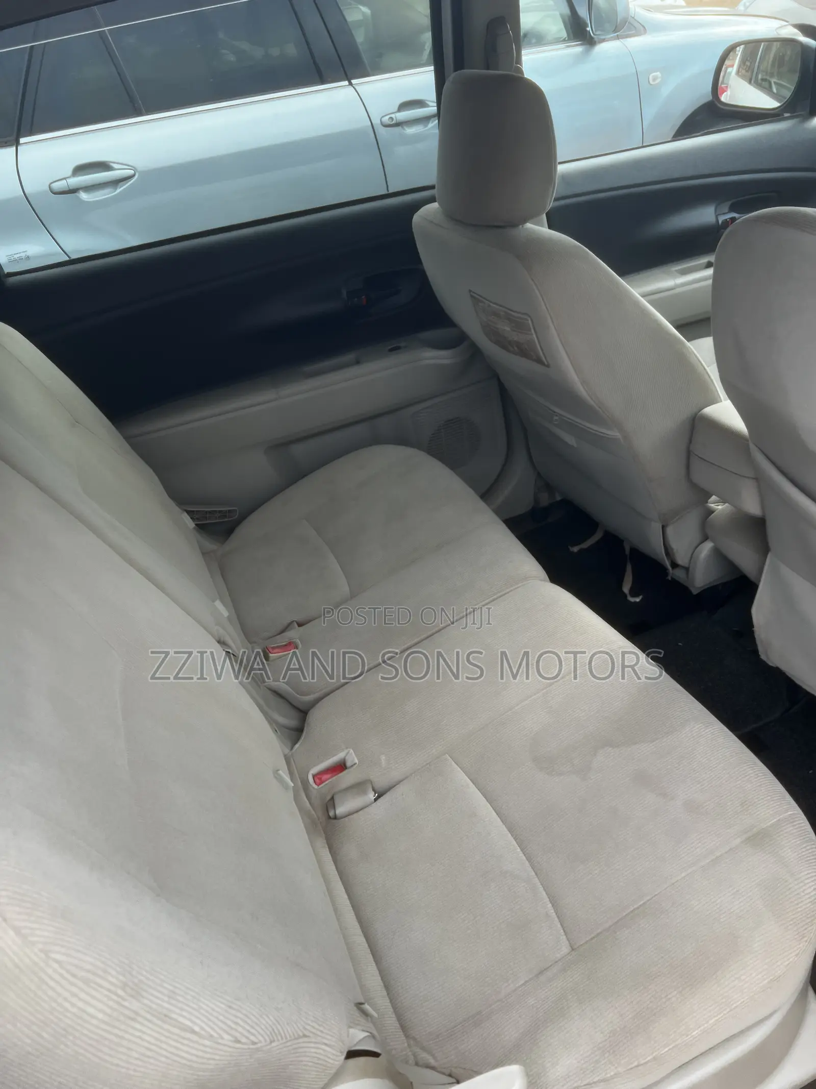 Toyota Passo Sette 1.5 AWD 2010 White
