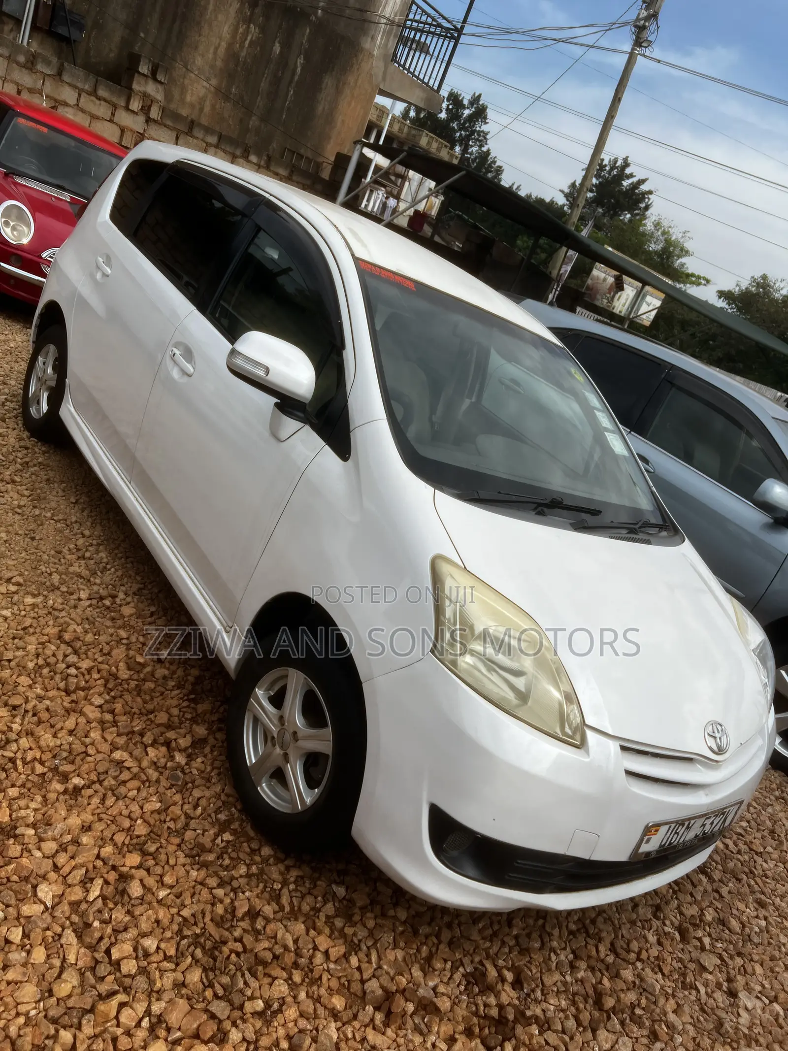 Toyota Passo Sette 1.5 AWD 2010 White