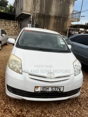 Toyota Passo Sette 1.5 AWD 2010 White
