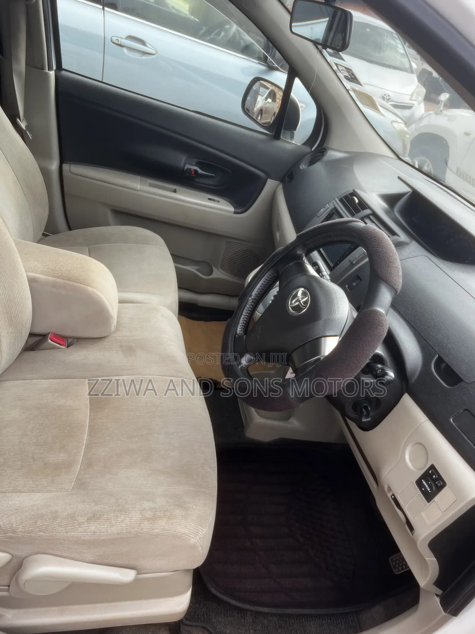 Toyota Passo Sette 1.5 AWD 2010 White