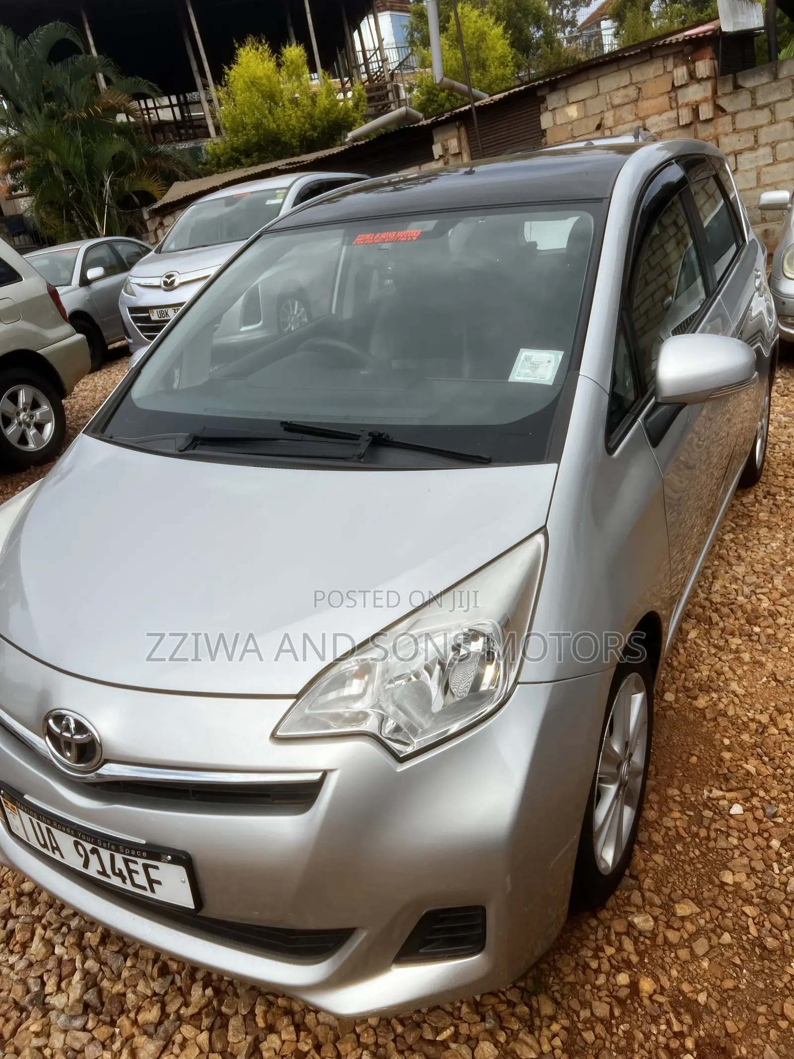 Toyota Ractis 1.5 AWD 2015 Silver