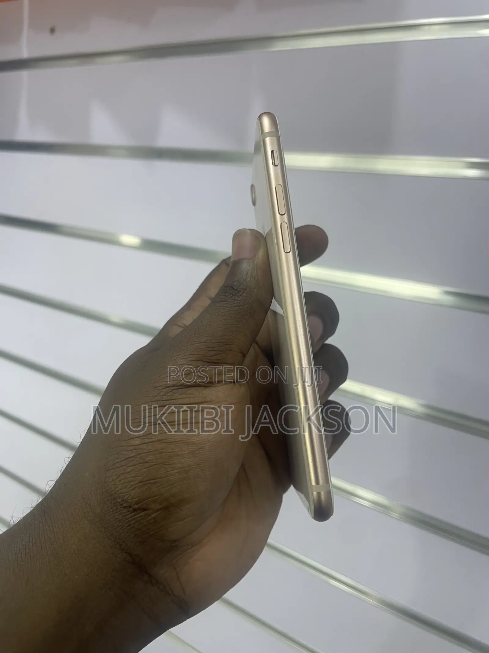 Apple iPhone 8 64 GB Gold