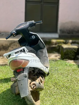 Yamaha Crux 1999 White