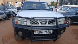 Nissan Hardbody 2400i Double Cab 4x4 2005 White