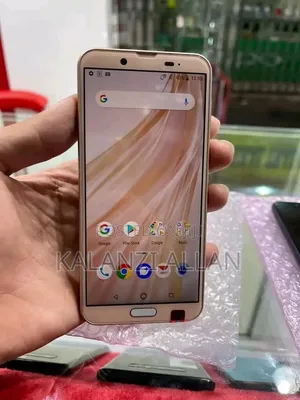 Sharp Aquos Sense 2 SHV43 32 GB Gold
