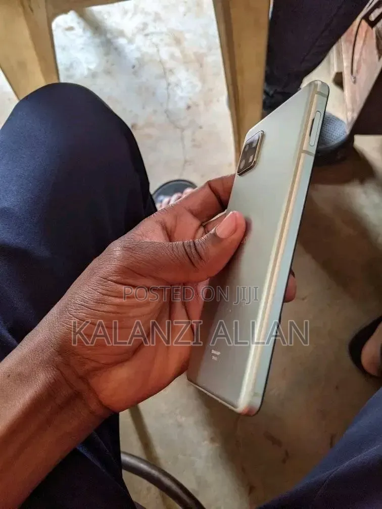 Sharp Aquos sense5G 64 GB Gold