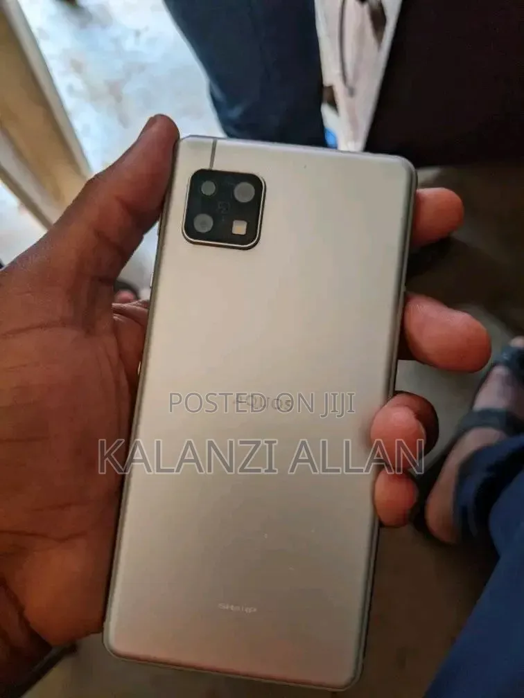 Sharp Aquos sense5G 64 GB Gold