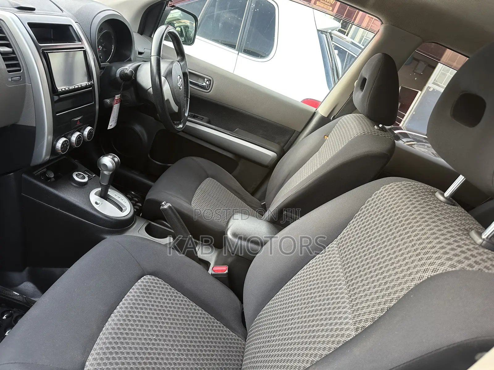 Nissan X-Trail 2.0 Petrol XE 2009 White