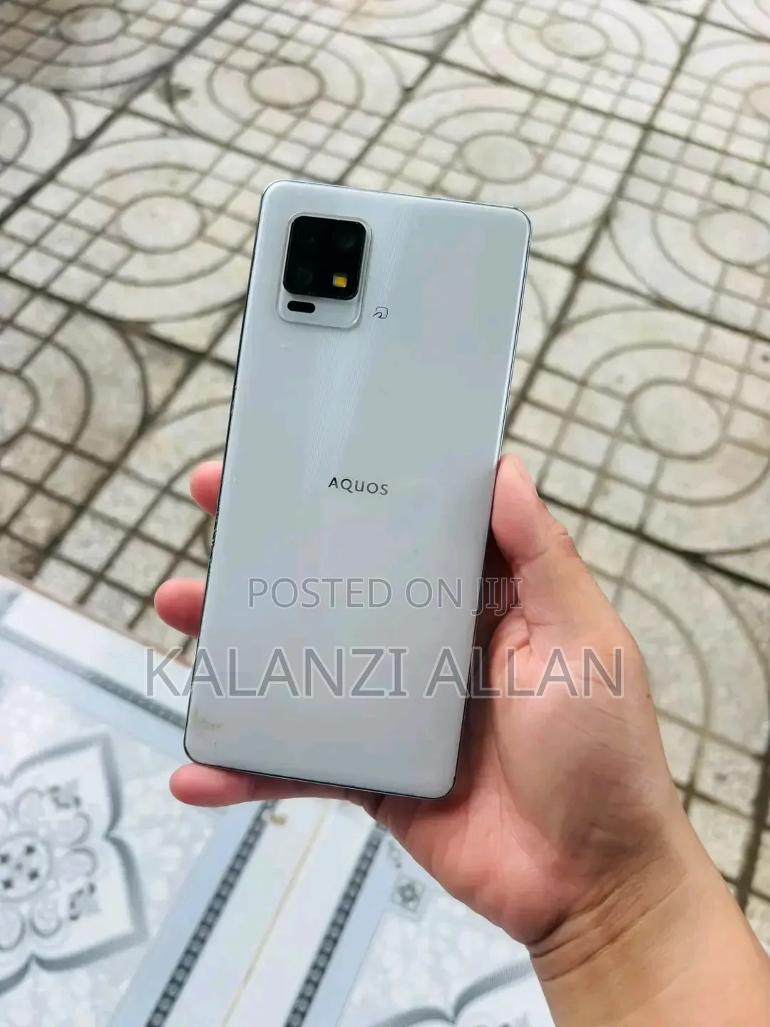Sharp Aquos zero6 128 GB Silver