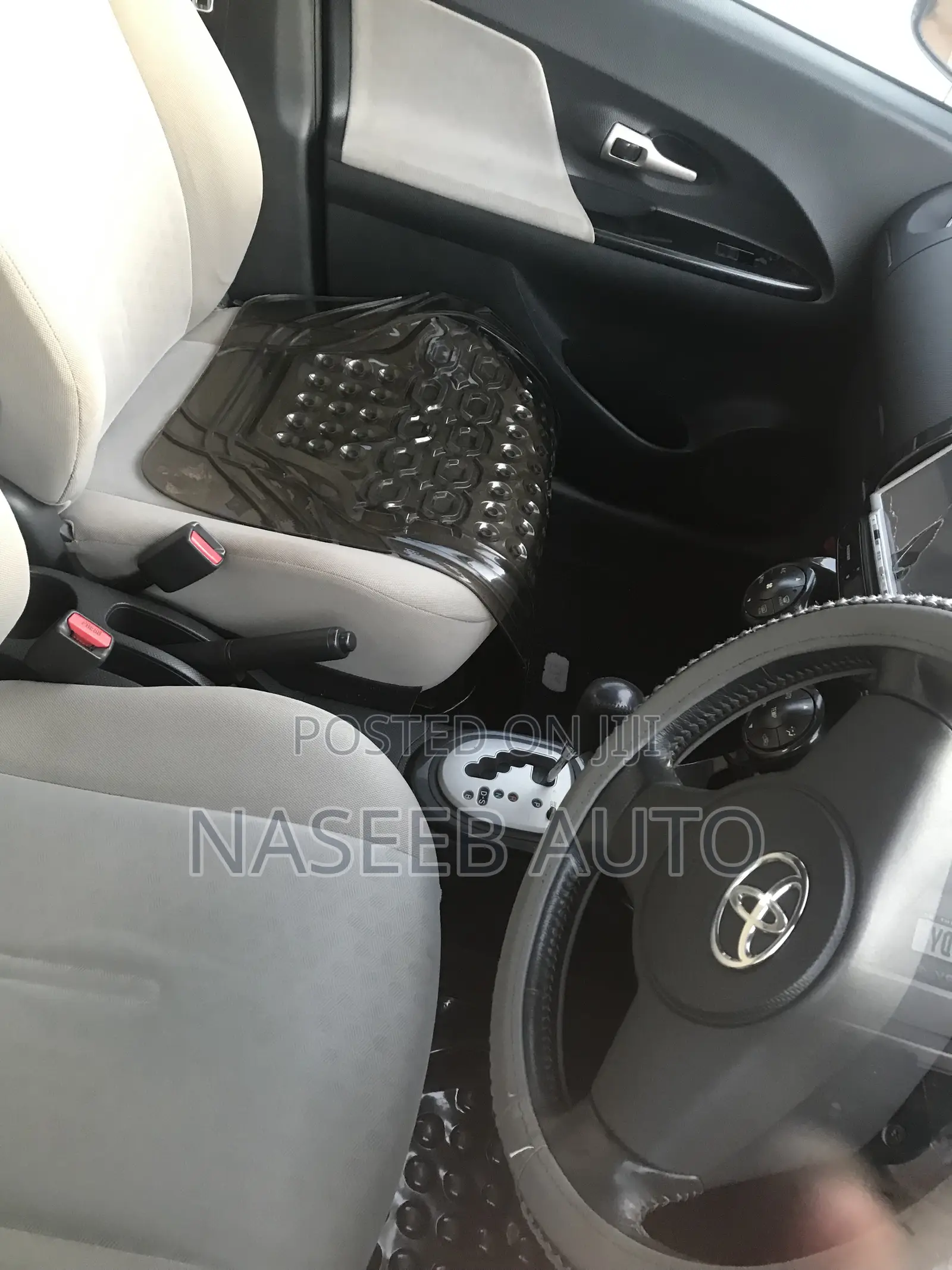 Toyota IST 2009 White