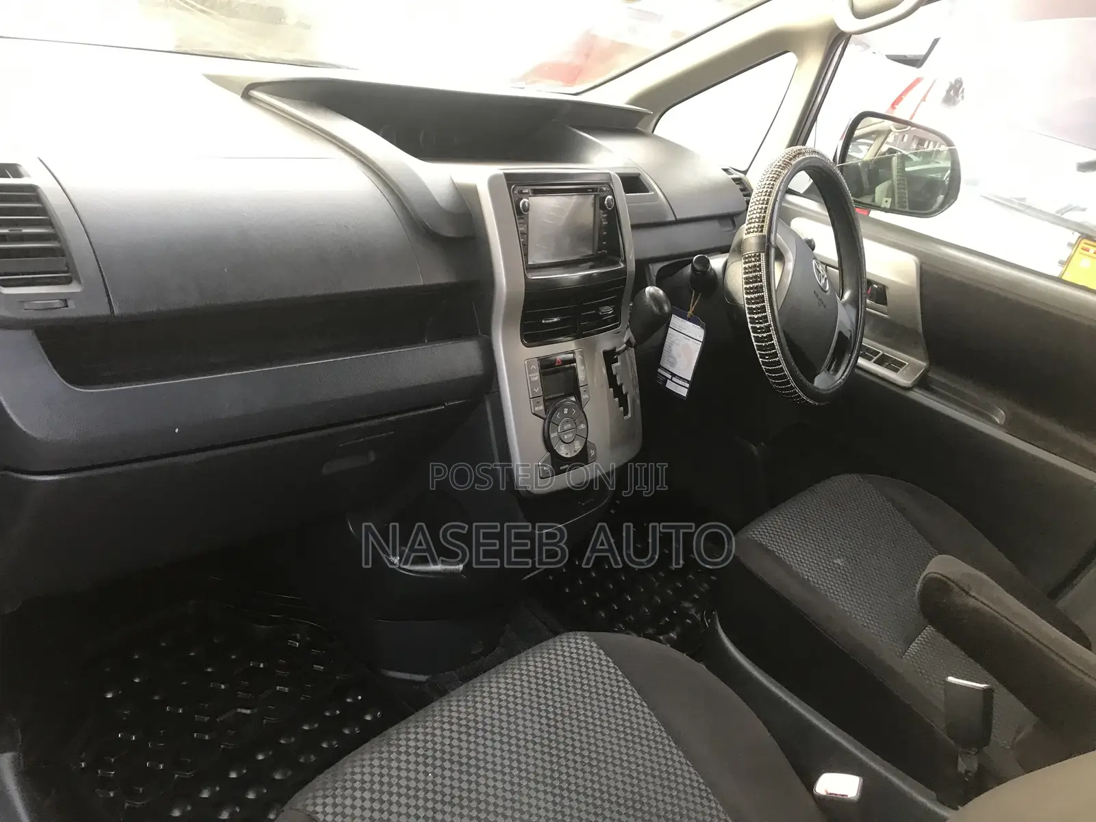 Toyota Noah 2008 Silver