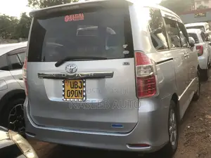 Toyota Noah 2008 Silver