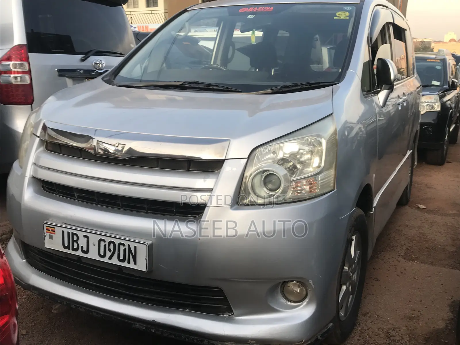 Toyota Noah 2008 Silver