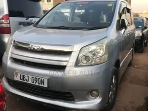 Toyota Noah 2008 Silver