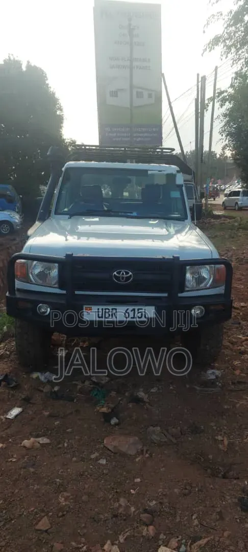 Toyota Land Cruiser 2015 White