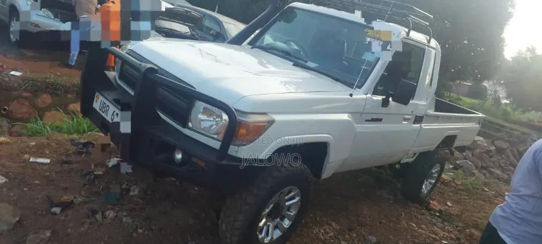Toyota Land Cruiser 2015 White