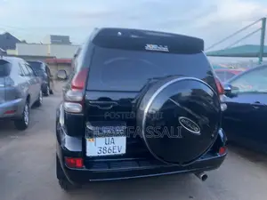 Toyota Land Cruiser Prado 2016 Black