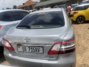 Toyota Premio 2017 White